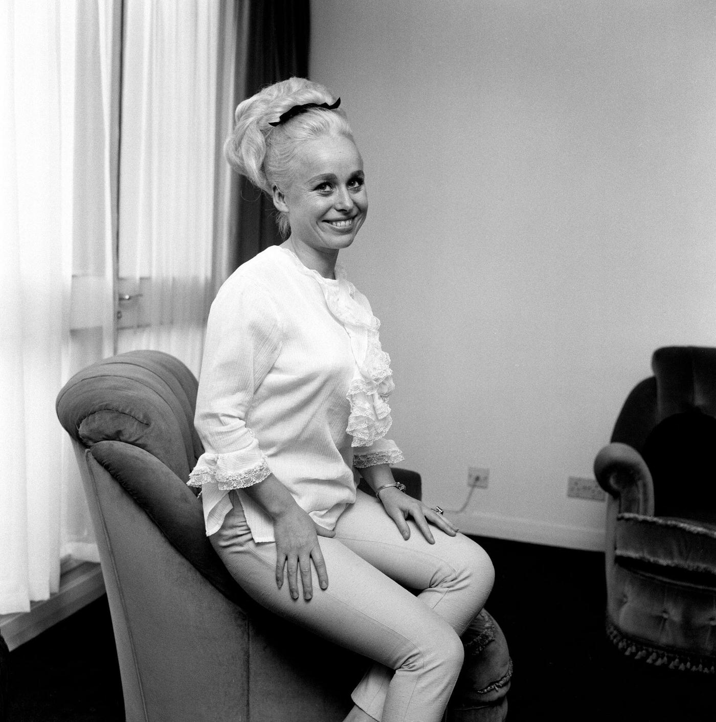 Barbara Windsor In Her New Flat, 1964.