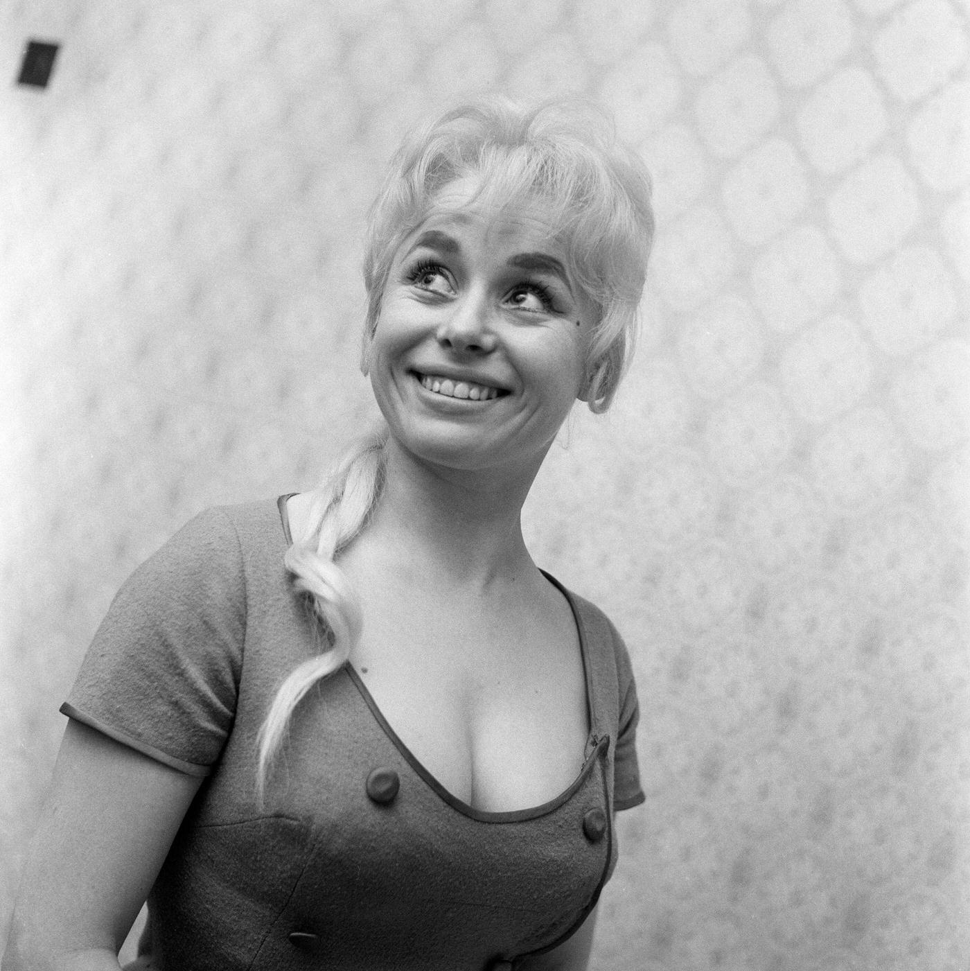 Barbara Windsor At Home, 1960.