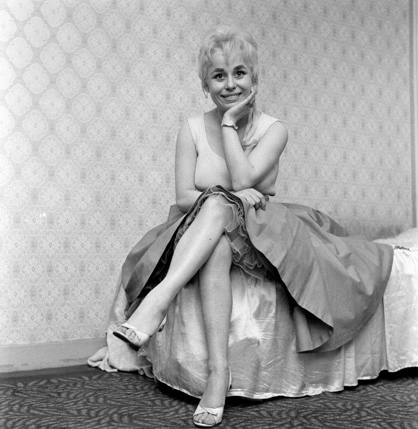 Barbara Windsor Opens The Birmingham Evening Mail Ideal Home Exhibition, 1968.