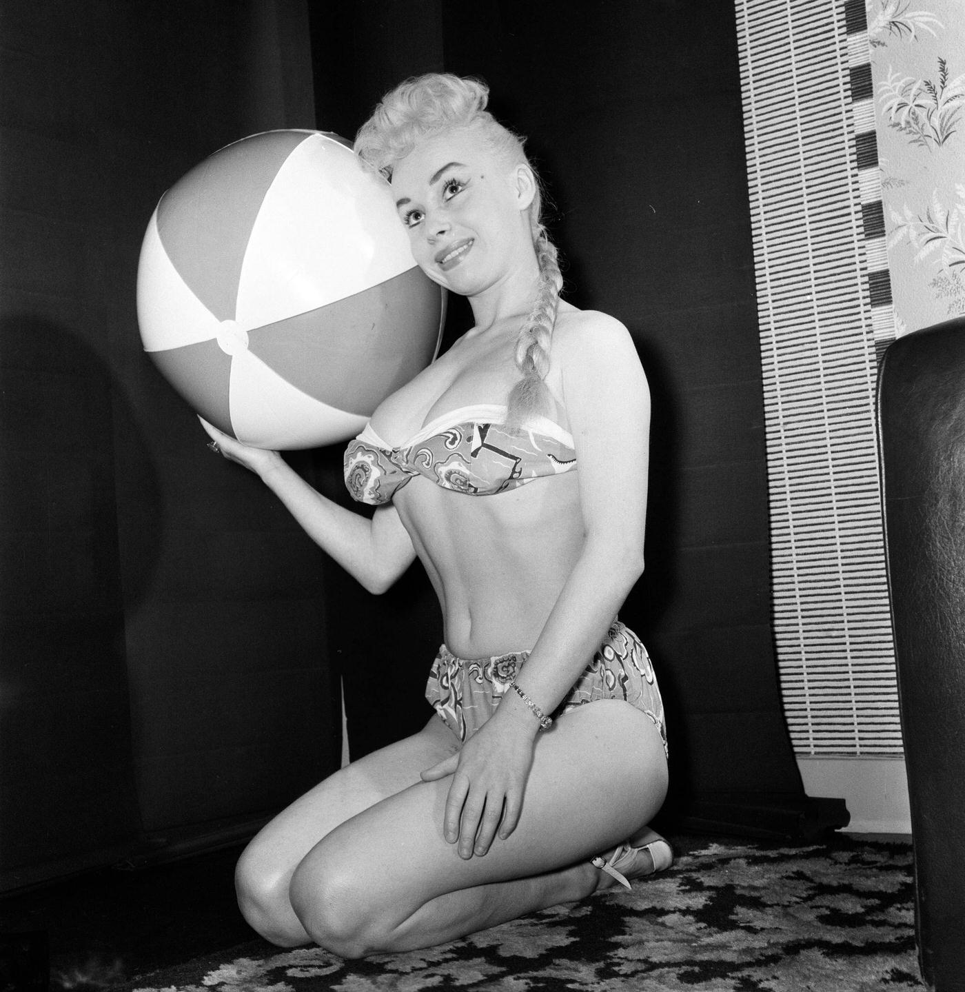 Barbara Windsor Wishing Viewers A Happy New Year On The Jack Jackson Show On Itv, 1958.