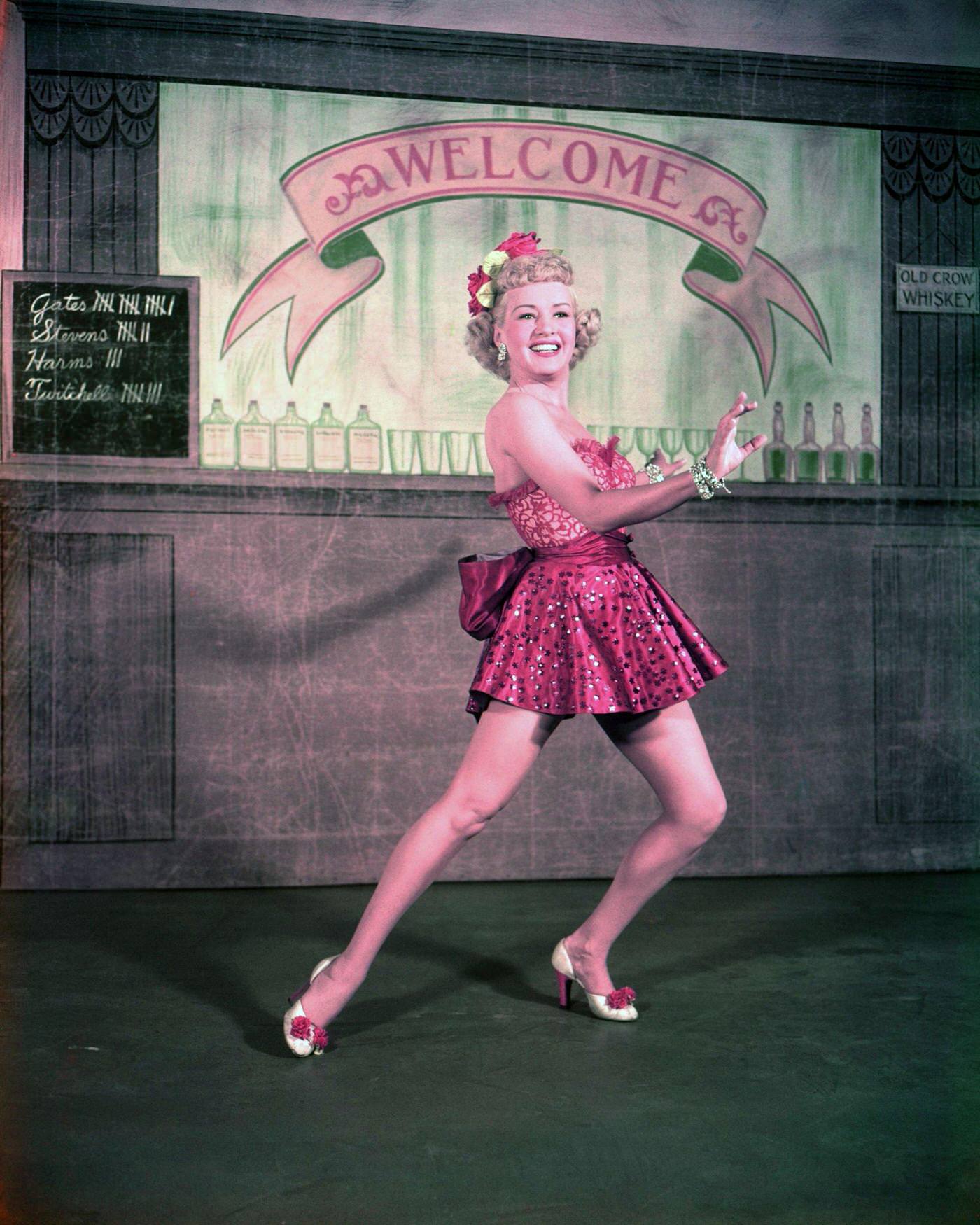 The Resurgence Of Pinup Culture - t25xl79