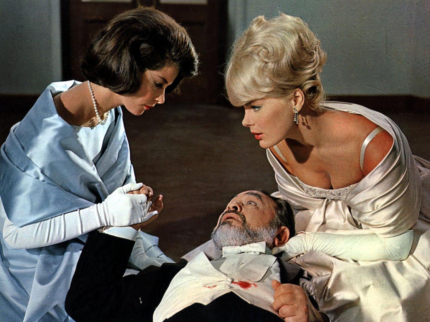 The German Bombshell: Life Story and Glamorous Photos of Elke Sommer ...