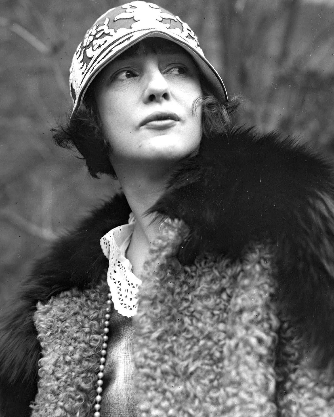 Harry Thaw And His Ex-Wife, Evelyn Nesbit, Appeared At Dinner With Their Son Russell And Later Attended Nightclubs Enjoying Each Other'S Company