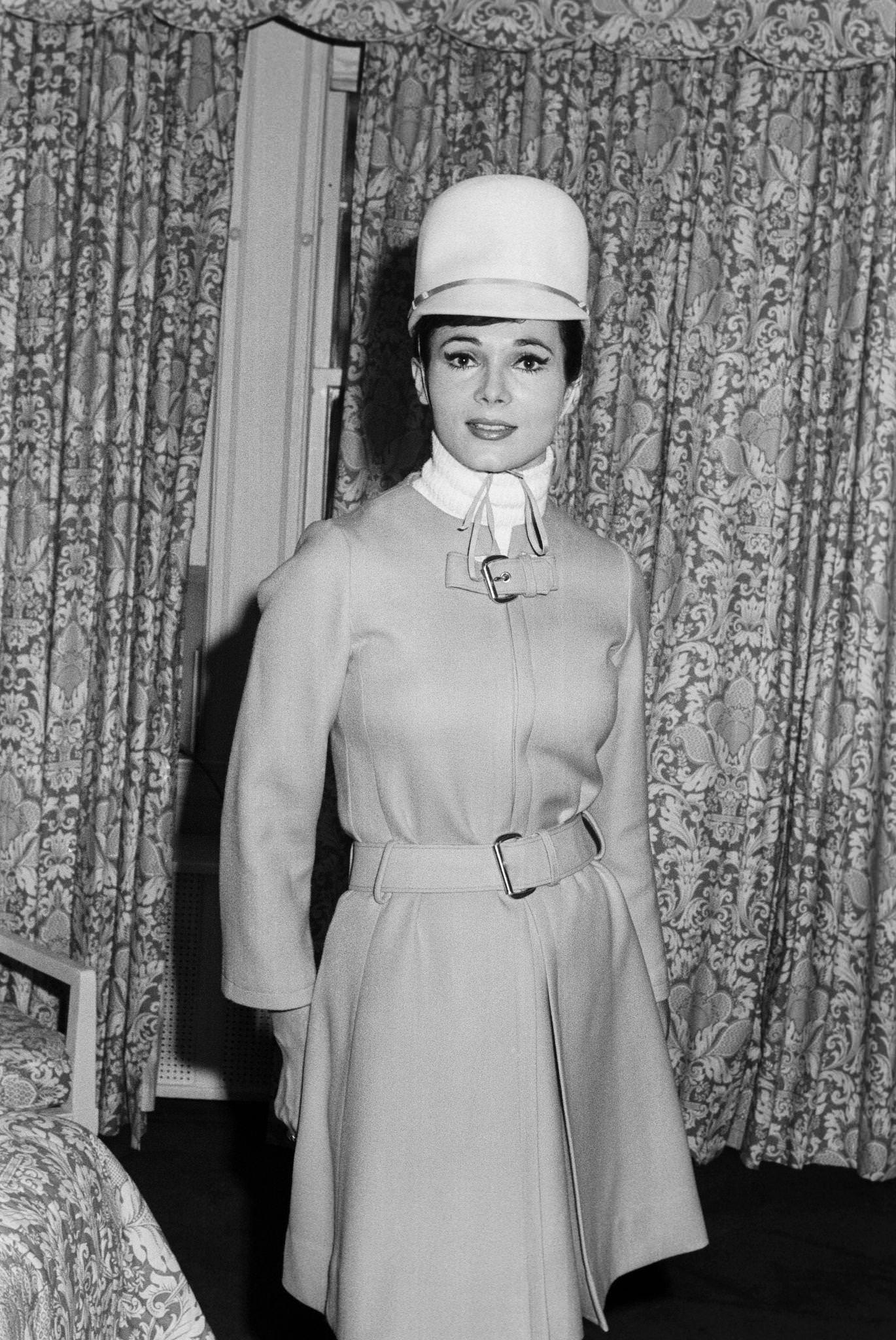 Gila Golan Posing In A New York Hotel Room 1970.
