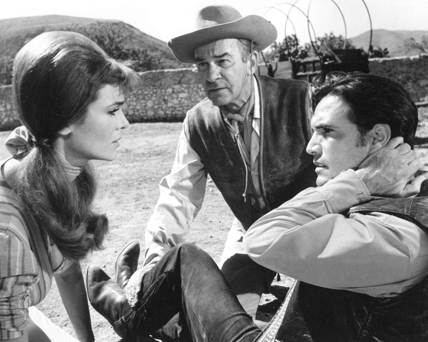Gila Golan As Tj, Richard Carlson As Champ, And Gustavo Rojo As Carlos In The Film The Valley Of Gwangi 1969 .