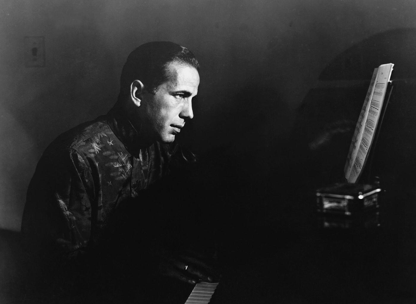 Humphrey Bogart Playing Piano