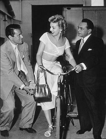 Kathleen Hughes Stars In &Amp;Quot;The Glass Web&Amp;Quot;, A 1953 Universal Film Featuring John Forsythe And Edward G. Robinson.
