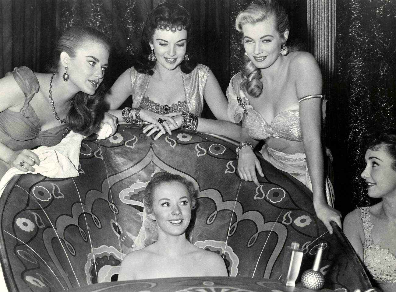 Piper Laurie And Kathleen Hughes Appear In A Scene From &Amp;Quot;The Sword Of Damascus&Amp;Quot; The Golden Blade , Where Hughes Co-Stars, 1953