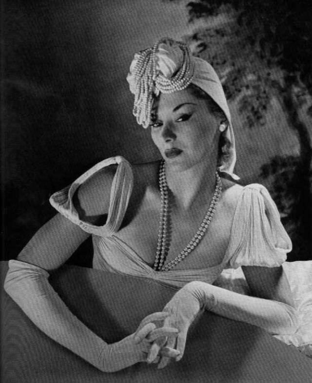 Lisa Fonssagrives: The Story And Photos Of Enigmatic Supermodel Who Paved The Way