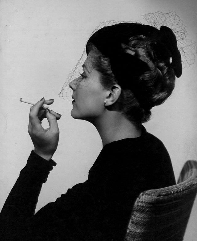 Lisa Fonssagrives: The Story And Photos Of Enigmatic Supermodel Who Paved The Way