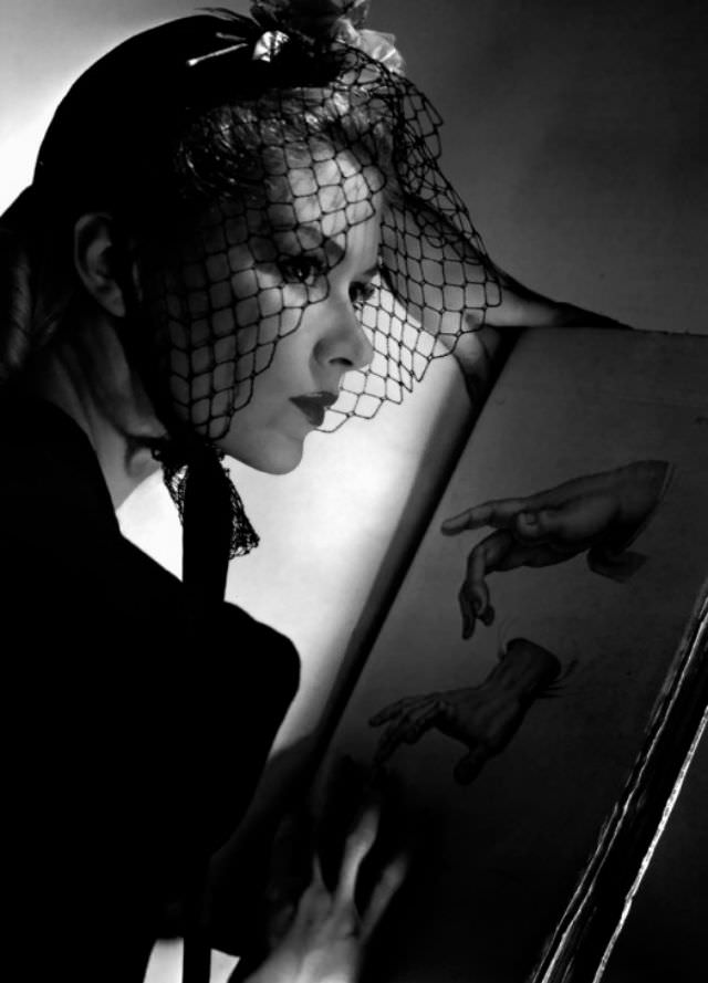 Lisa Fonssagrives: The Story And Photos Of Enigmatic Supermodel Who Paved The Way