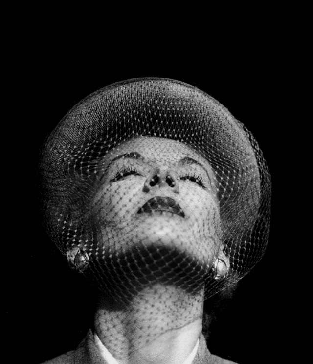 Lisa Fonssagrives: The Story And Photos Of Enigmatic Supermodel Who Paved The Way