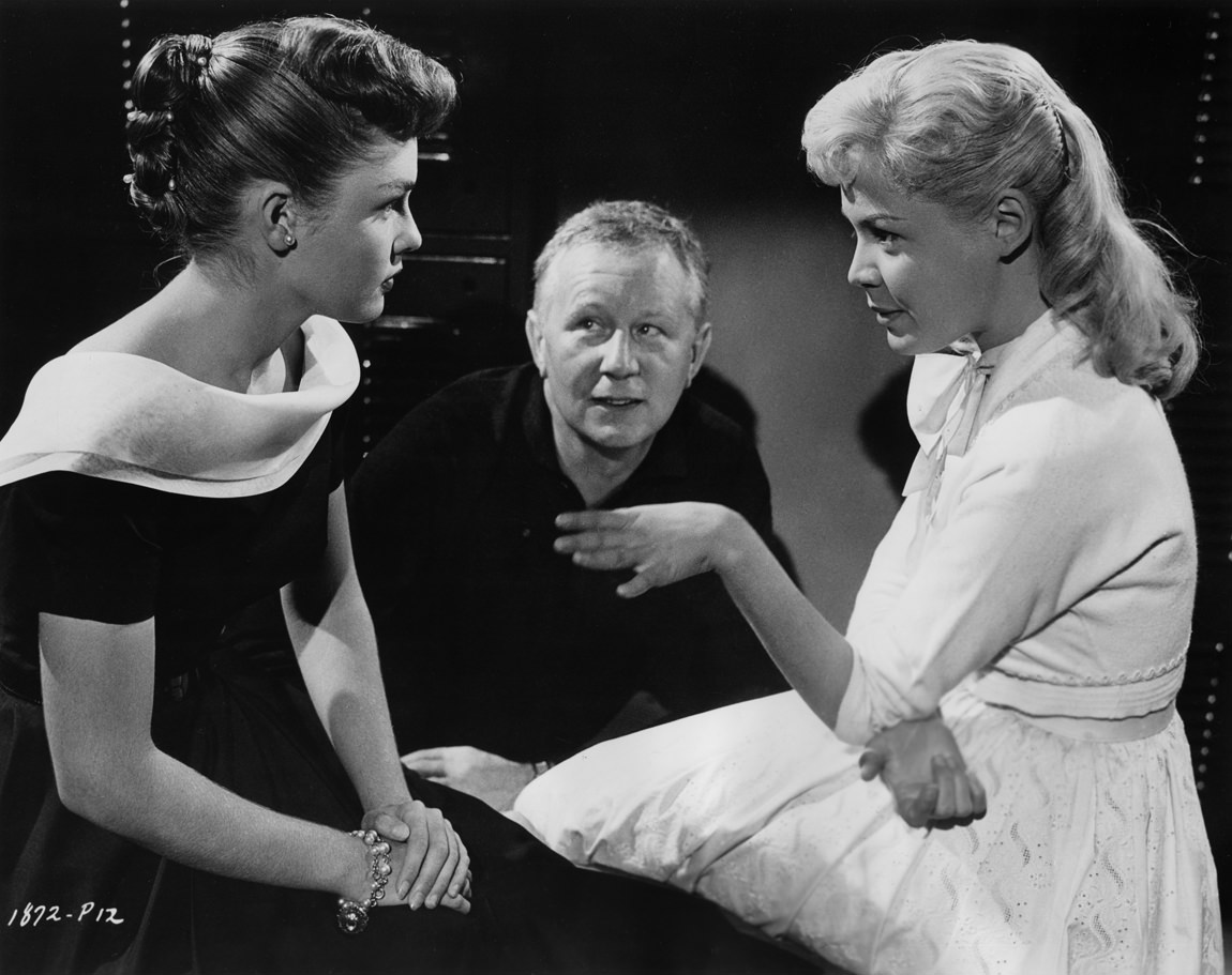 Sandra Dee, Helmut Käutner, And Luana Patten In 'The Wonderful Years', 1958.
