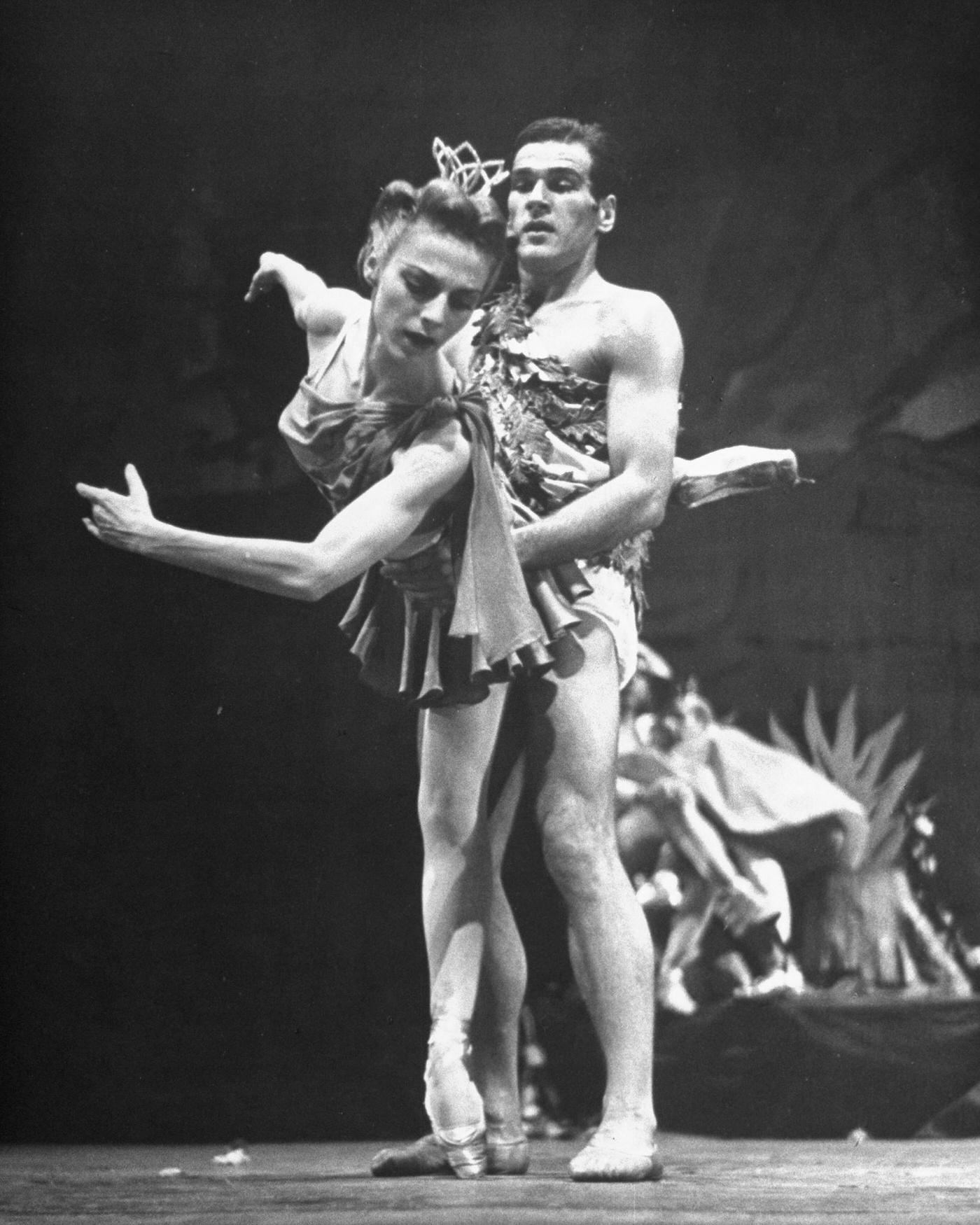 Vera Zorina Performing At The Metropolitan Ballet In The Helen Of Troy, 1944.