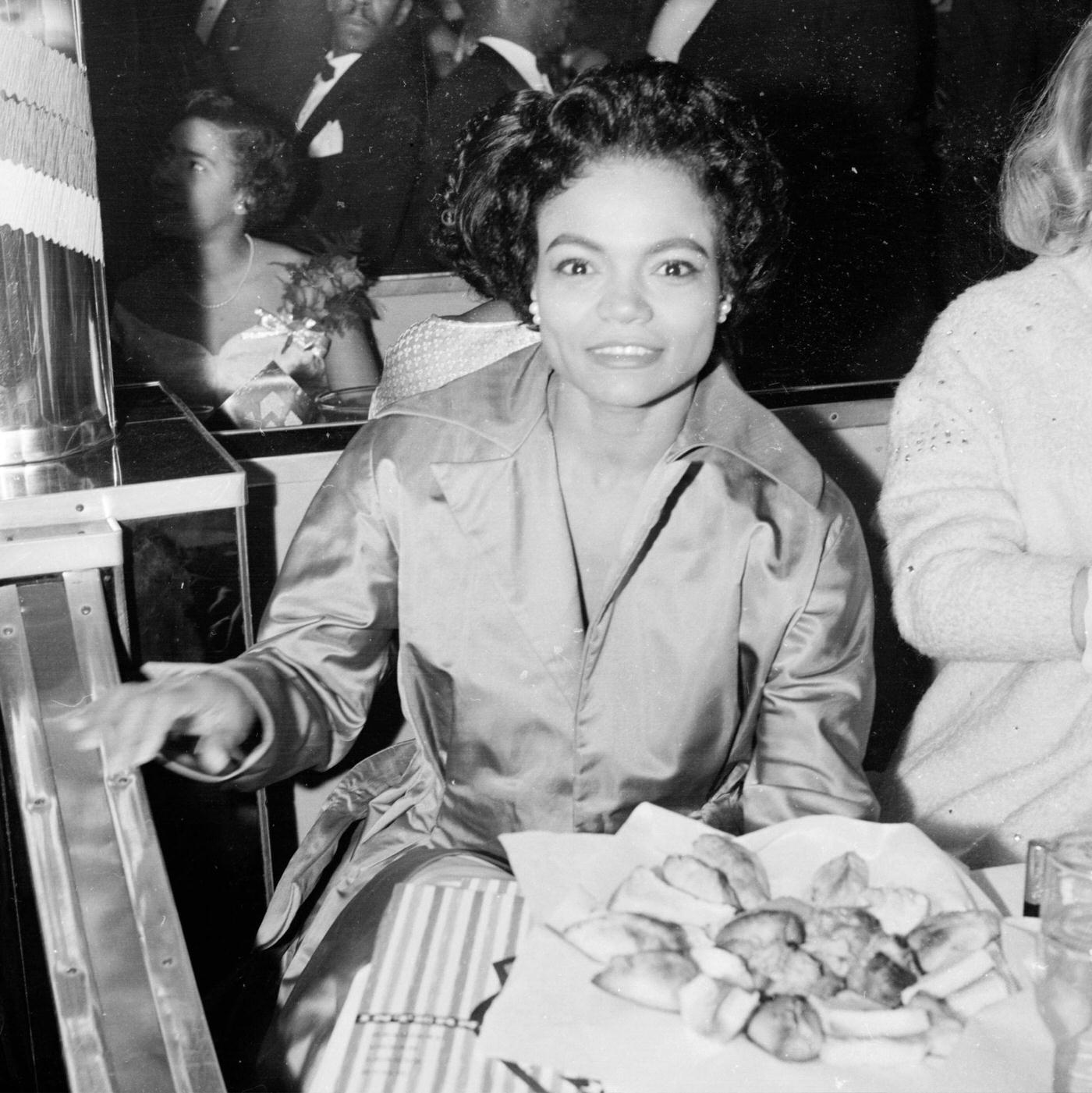 Eartha Kitt Dining In A Restaurant, 1950