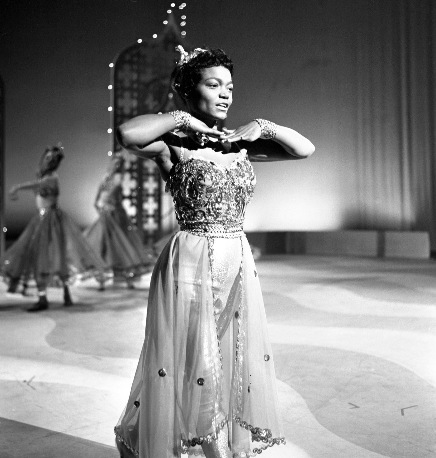 The Timeless Beauty of Young Eartha Kitt: A Journey Through Fabulous Photos