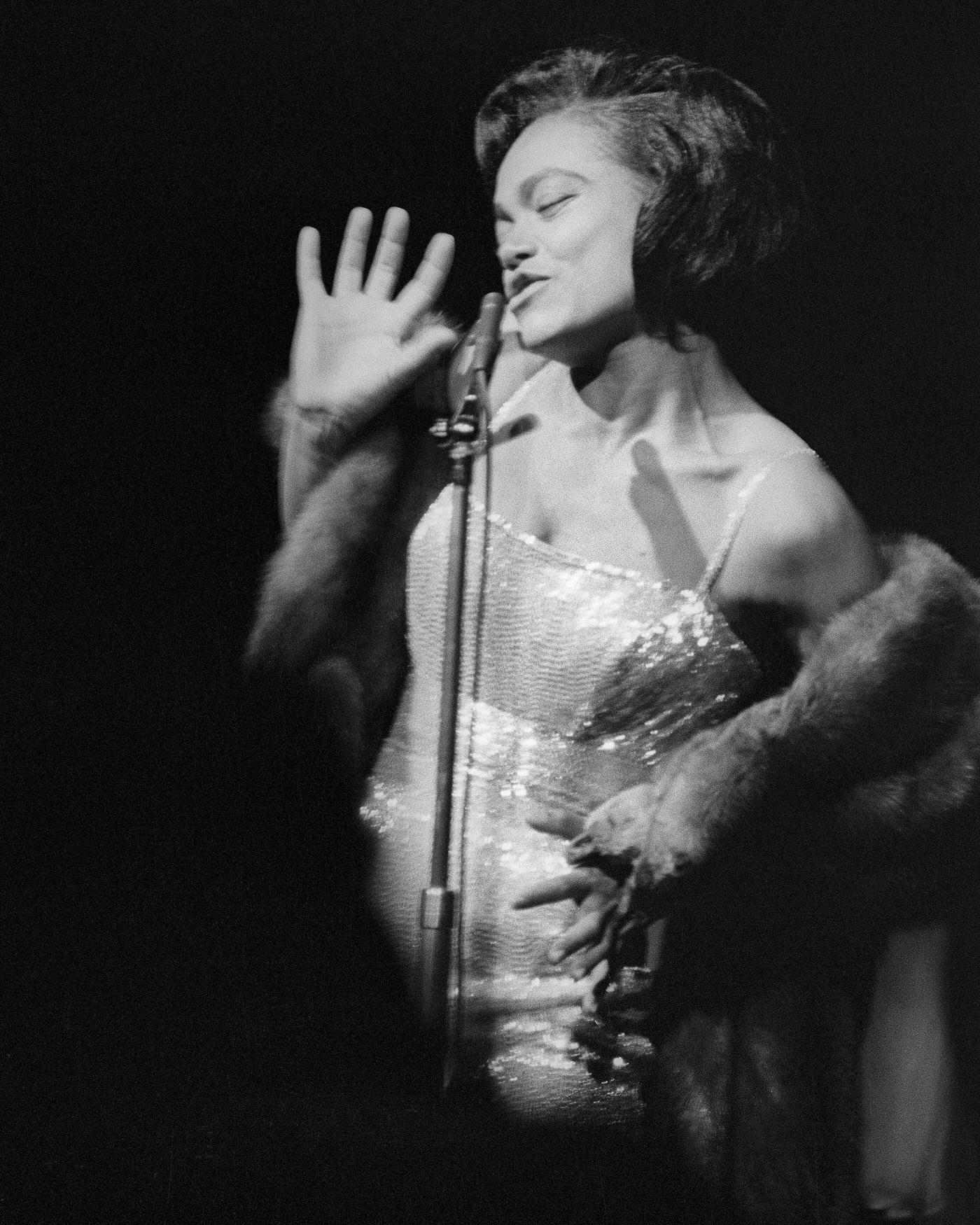The Timeless Beauty of Young Eartha Kitt: A Journey Through Fabulous Photos