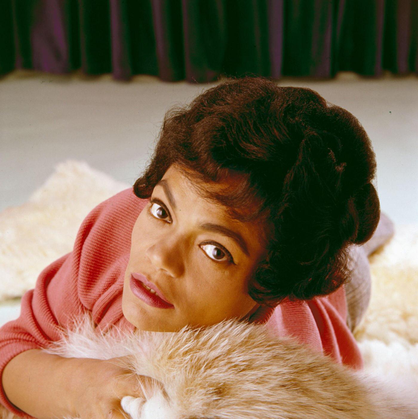 The Timeless Beauty of Young Eartha Kitt: A Journey Through Fabulous Photos