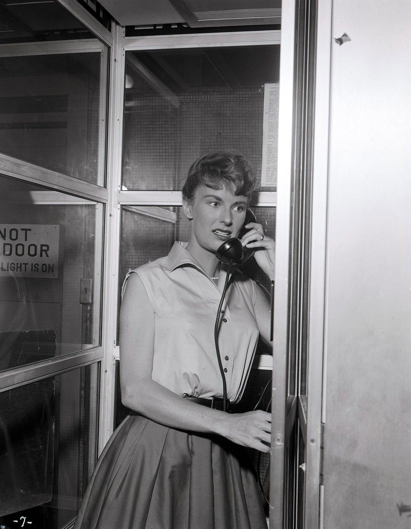 Cloris Leachman In &Amp;Quot;The Brownstone Incident&Amp;Quot; Episode Of &Amp;Quot;The Frank Sinatra Show,&Amp;Quot; 1958.