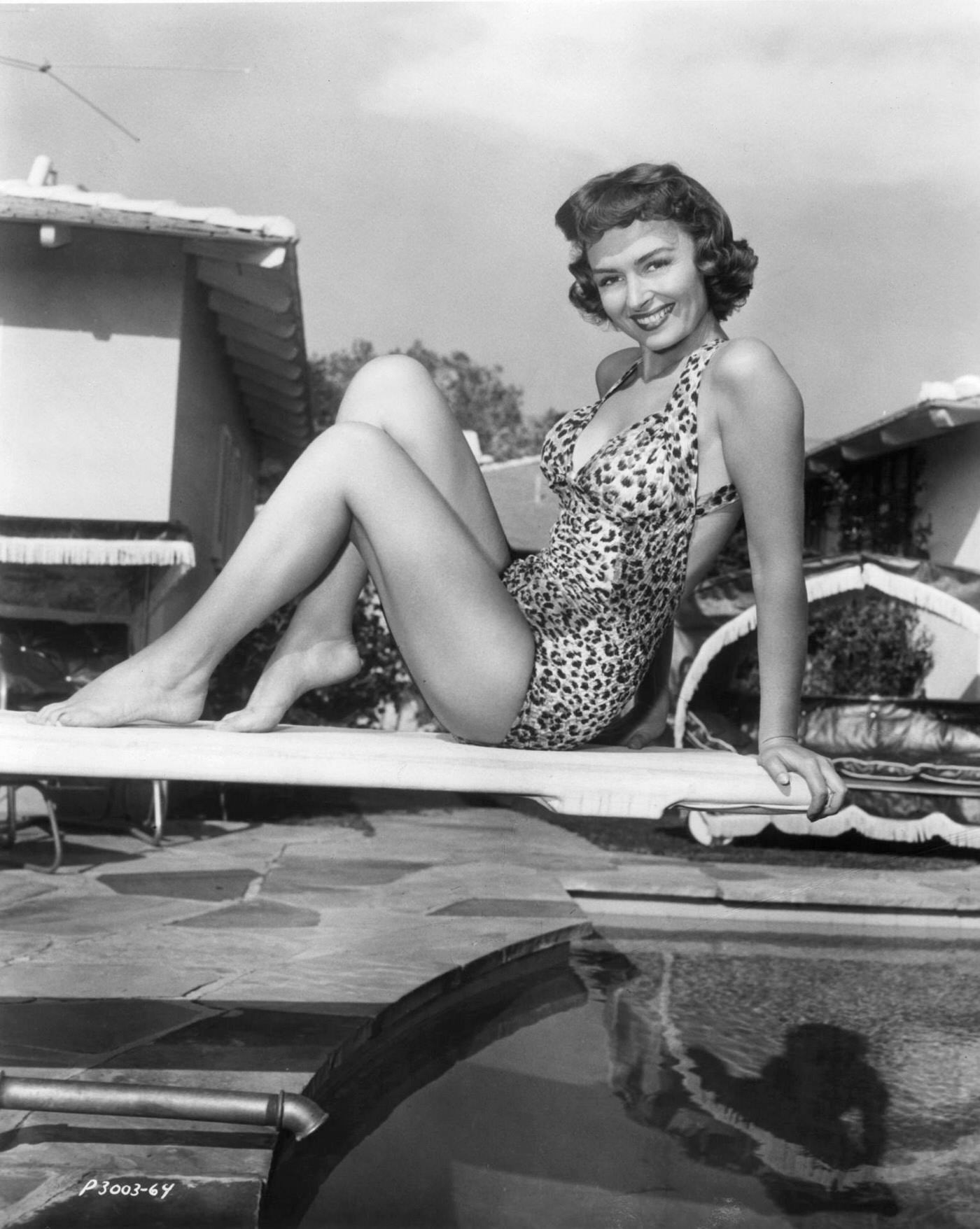 The Sultry Charm of Donna Reed A Look at Her Sensual and Hottest