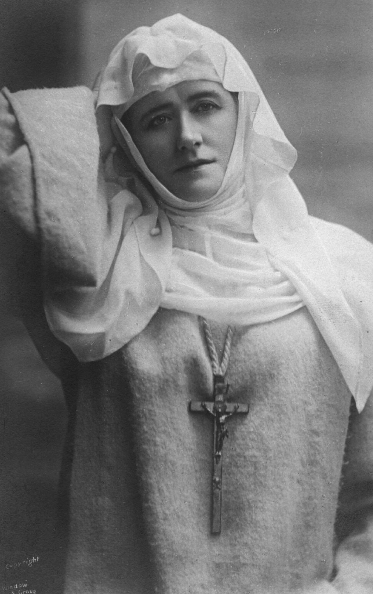 Ellen Terry In Costume For Her Role In 'Becket', 1885.