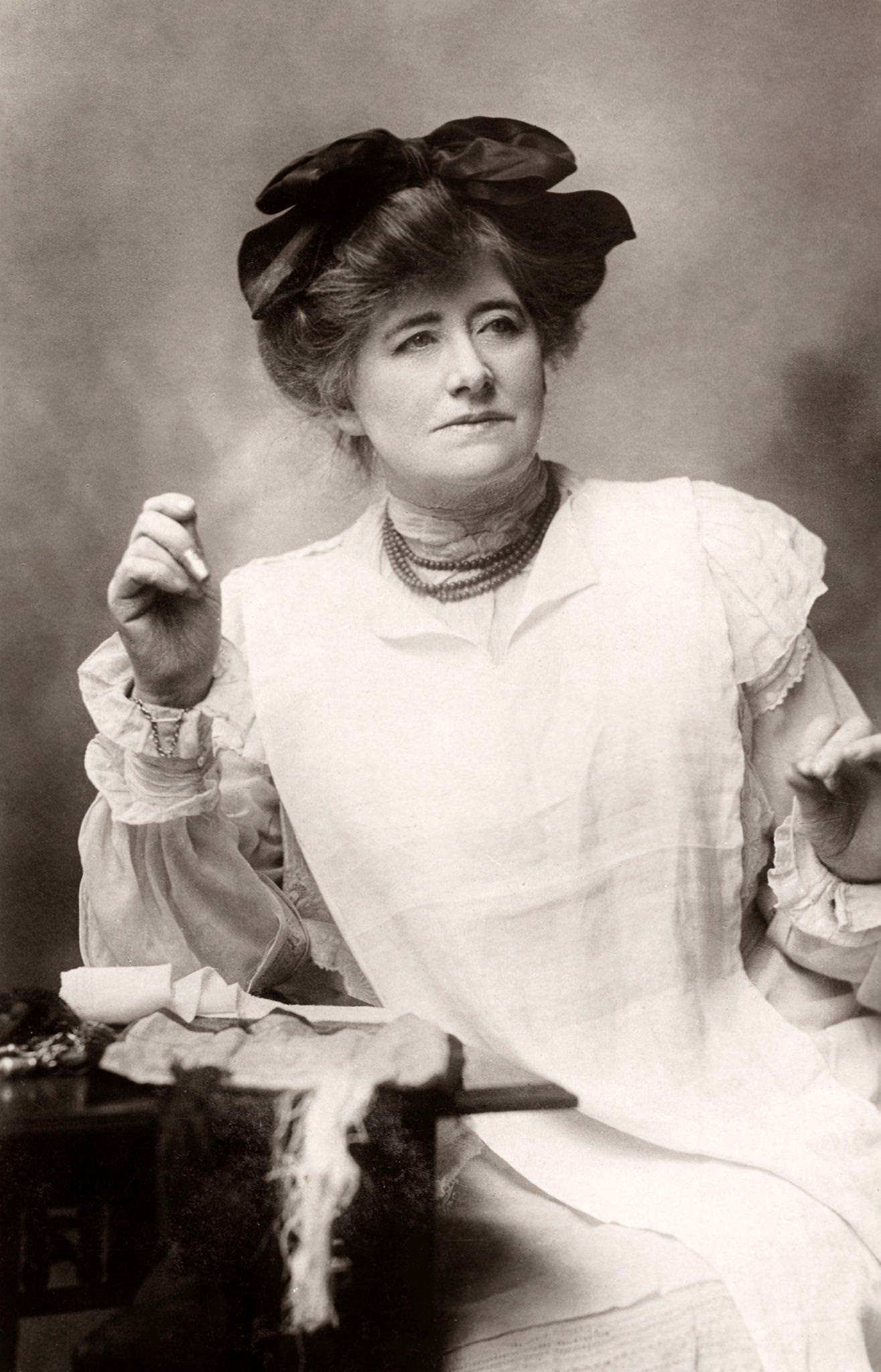 Ellen Terry, 1900.
