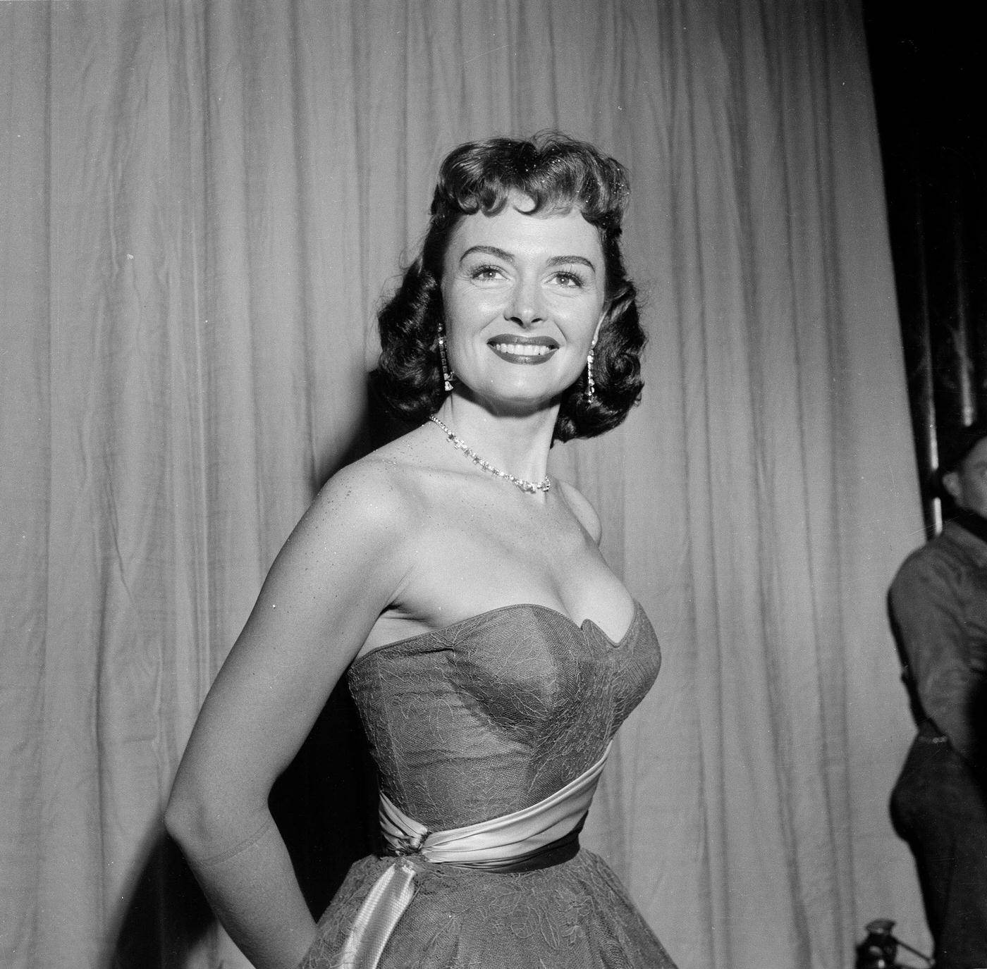 Donna Reed Poses At The Academy Awards In Los Angeles, Ca, 1954.