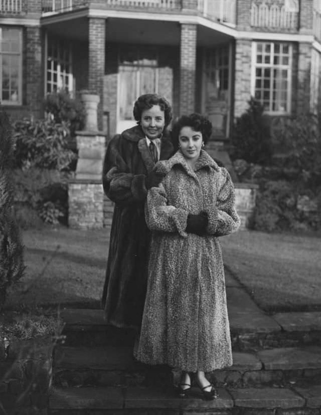 Sara Sothern With Her Daughter Elizabeth Taylor In London, Uk, 1948