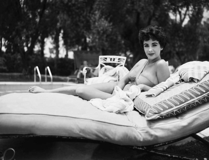 Elizabeth Taylor Shines In 'The Girl Who Had Everything' (1953)