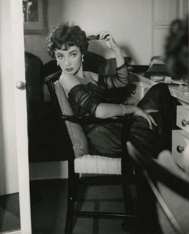 Elizabeth Taylor Shines In 'The Girl Who Had Everything' (1953)