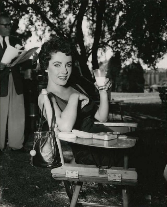 Elizabeth Taylor Shines In 'The Girl Who Had Everything' (1953)