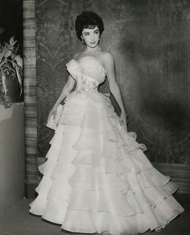 Elizabeth Taylor Shines In 'The Girl Who Had Everything' (1953)