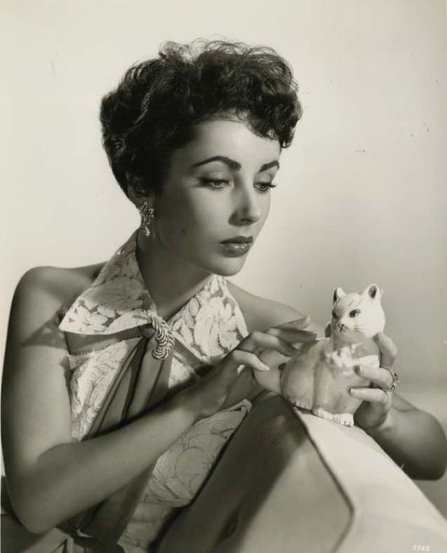 Elizabeth Taylor Shines In 'The Girl Who Had Everything' (1953)