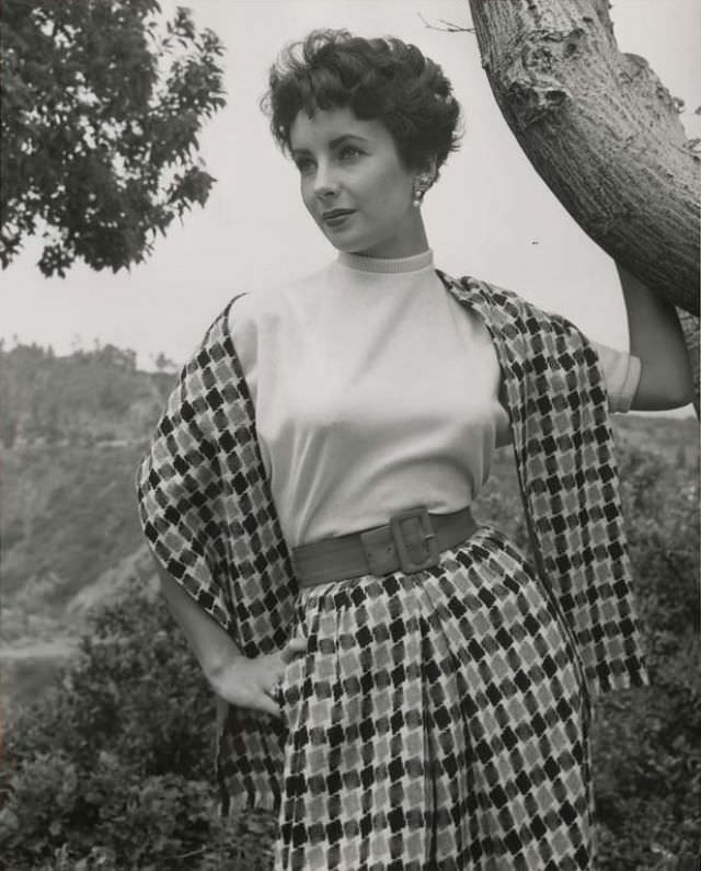 Elizabeth Taylor Shines In 'The Girl Who Had Everything' (1953)