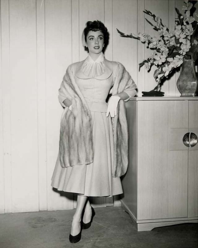 Elizabeth Taylor Shines In 'The Girl Who Had Everything' (1953)
