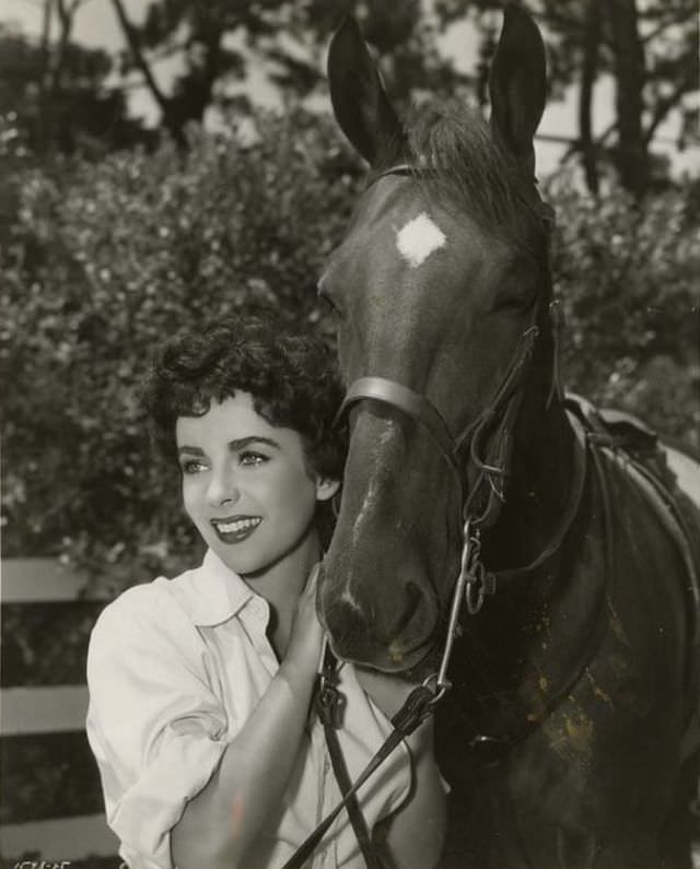 Elizabeth Taylor Shines In 'The Girl Who Had Everything' (1953)