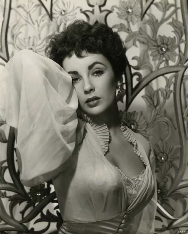 Elizabeth Taylor Shines In 'The Girl Who Had Everything' (1953)