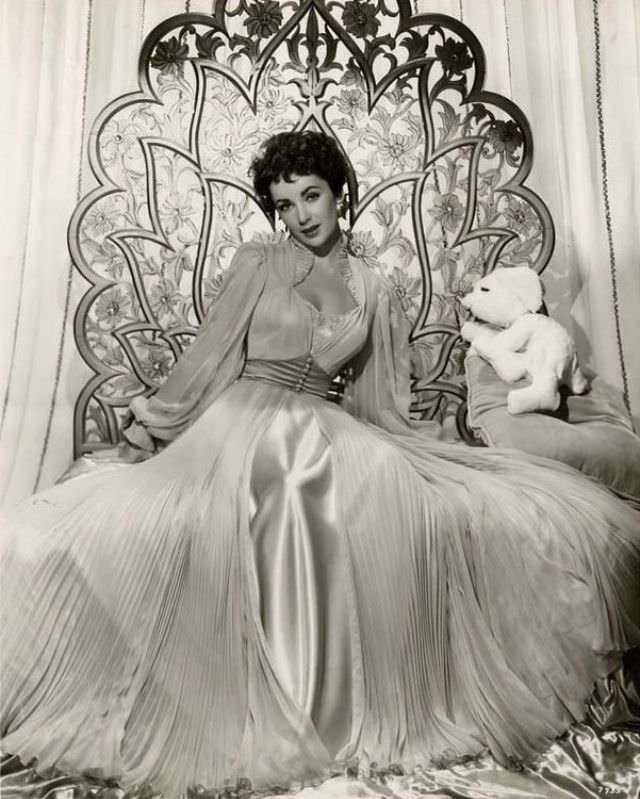 Elizabeth Taylor Shines In 'The Girl Who Had Everything' (1953)