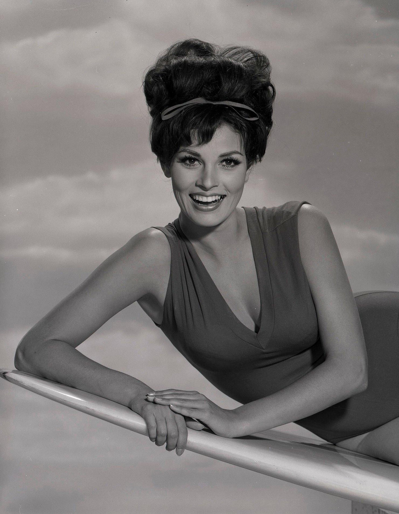 Raquel Welch In &Amp;Quot;Billboard Girl&Amp;Quot; Gallery On The Hollywood Palace. April 24, 1964.