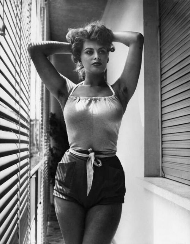 Sophia Loren In Fishnet Stockings And Shorts - A David Seymour Masterpiece, 1955