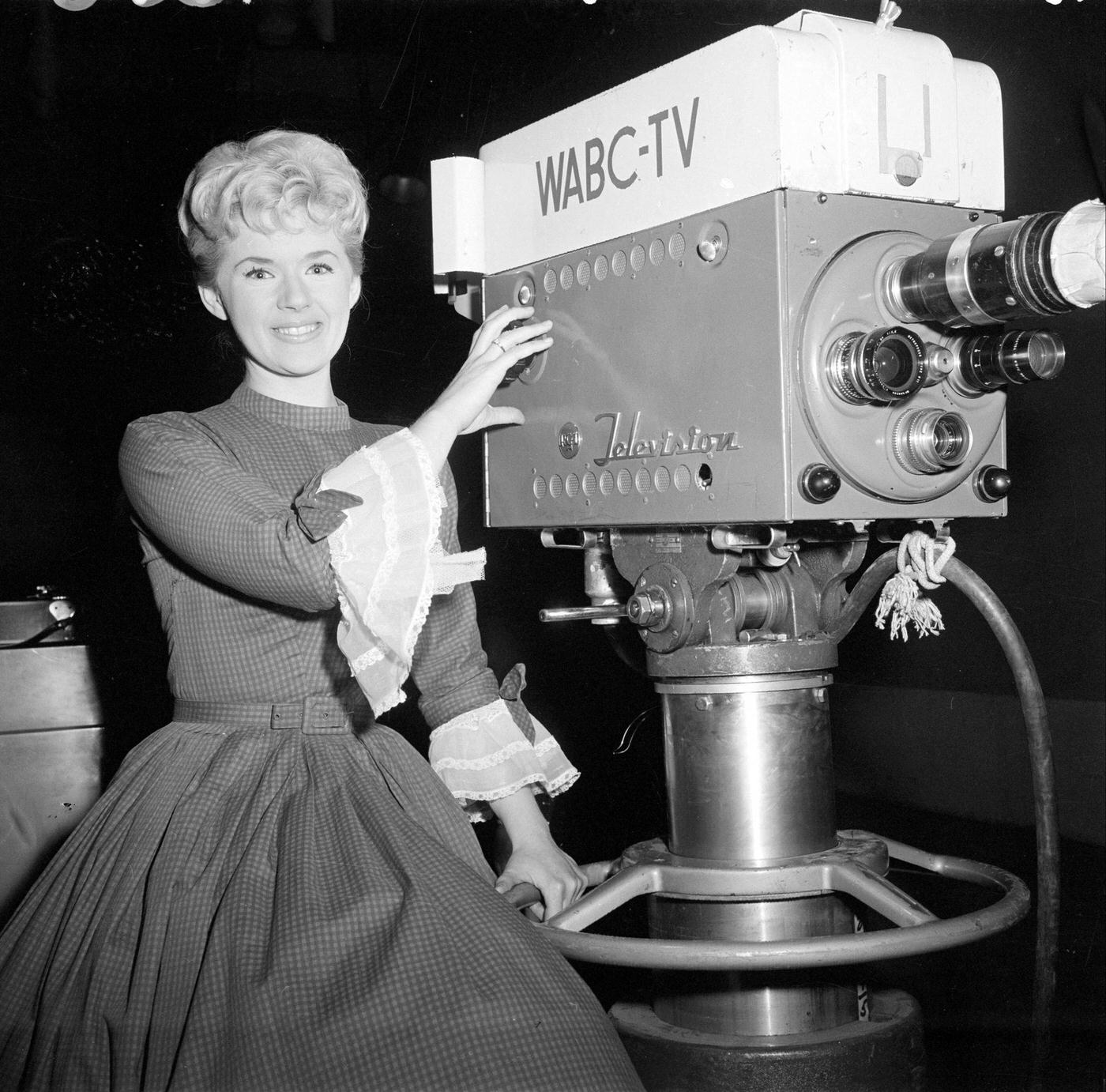 Connie Stevens On &Amp;Quot;American Bandstand,&Amp;Quot; 1959