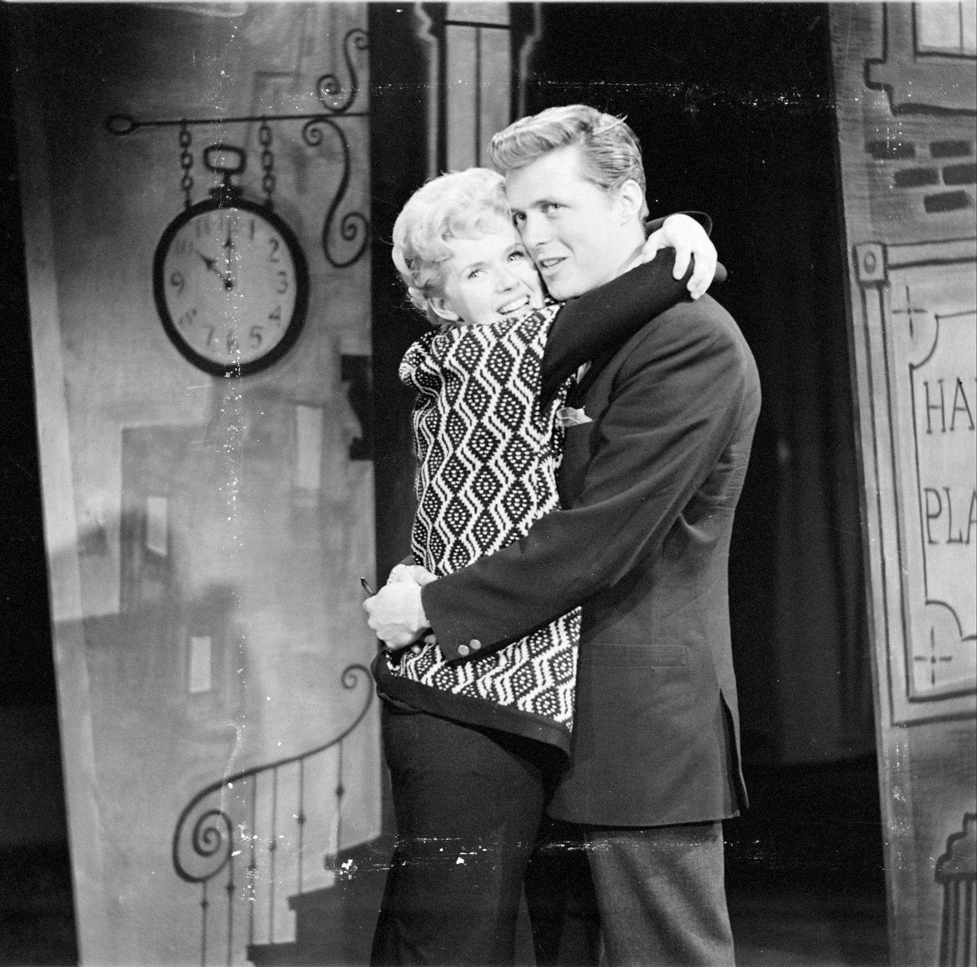 Connie Stevens, Edd Byrnes On &Amp;Quot;American Bandstand,&Amp;Quot; 1959