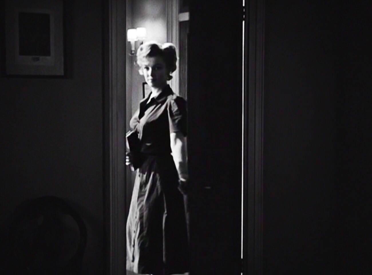 Scene From &Amp;Quot;Don'T Bother To Knock&Amp;Quot; With Marilyn Monroe, 1952.