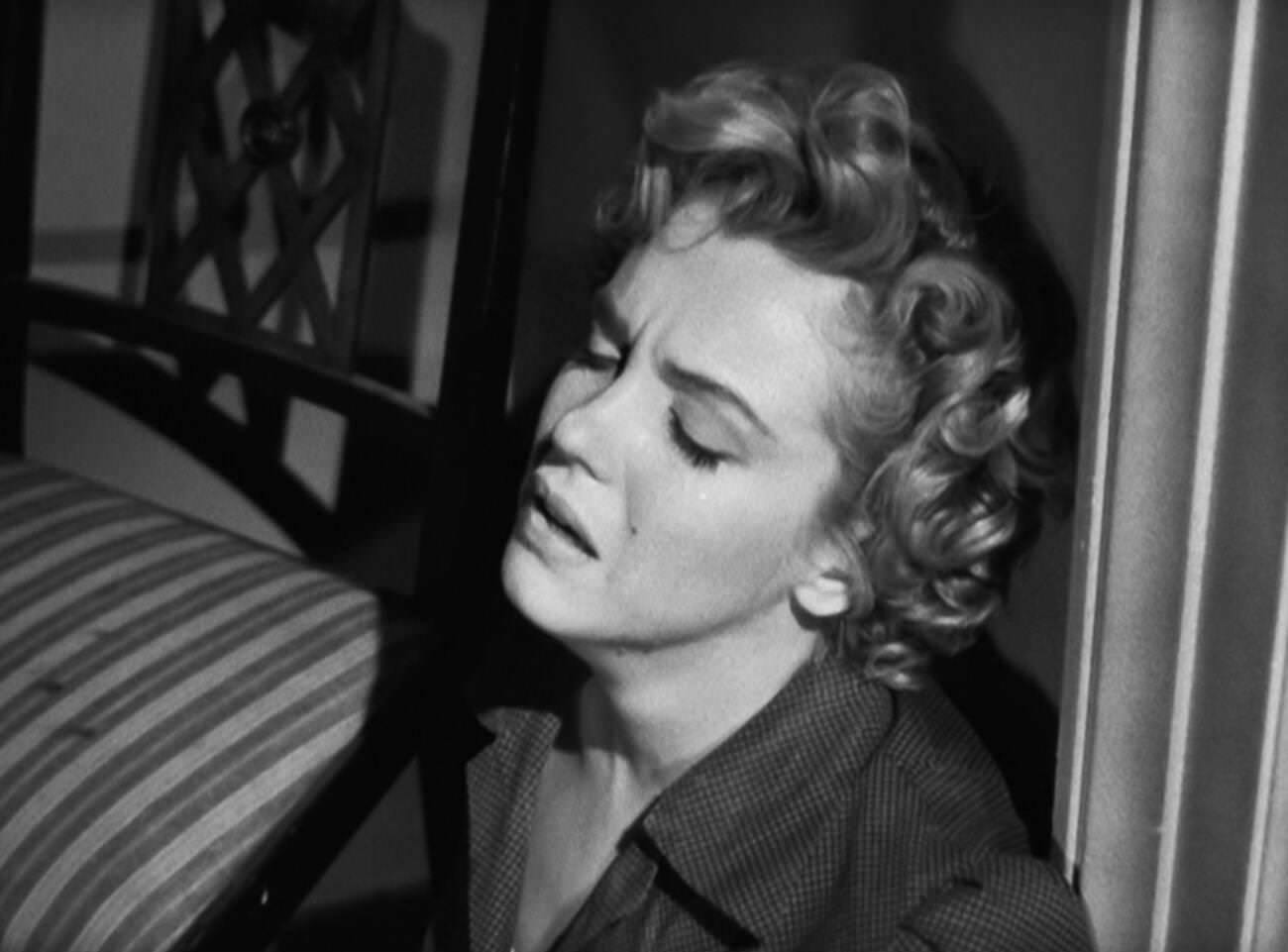 Don'T Bother To Knock' (1952): A Deep Dive Into A Dark Drama With Photos
