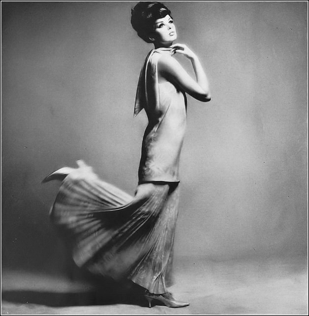 Dorothea Mcgowan In Silk Crêpe Tunic Over A Crystal Pleated Underskirt By Pierre Cardin, Harper'S Bazaar, 1965