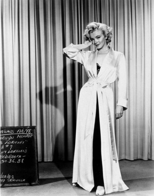 A Peek Inside Monroe’s Wardrobe And Hair Tests For ‘Gentlemen Prefer Blondes’ (1953)