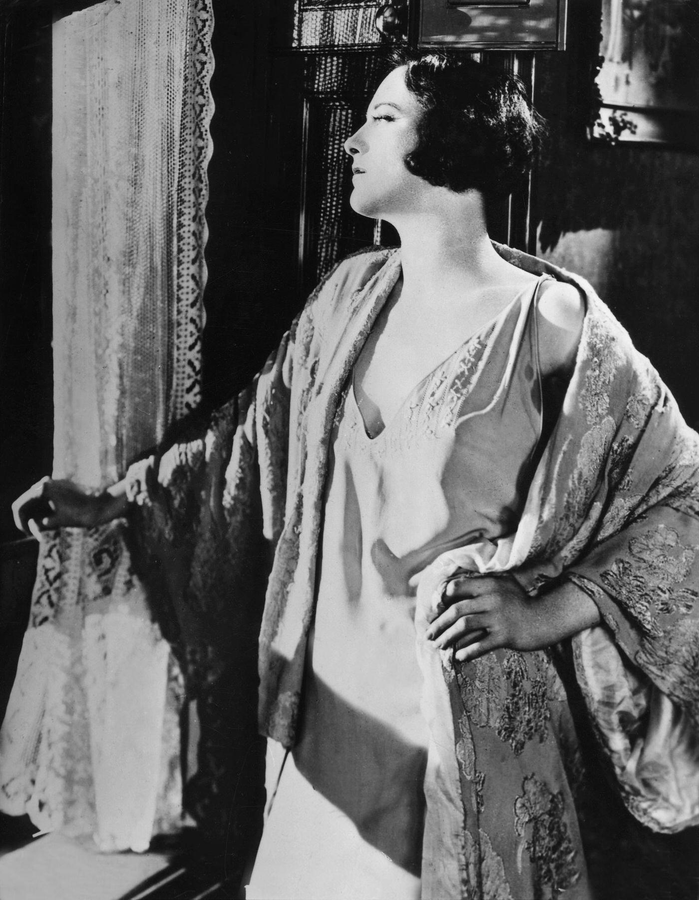 Gloria Swanson, Silent Movie Star, In &Amp;Quot;Die Grosstadt Lockt&Amp;Quot;