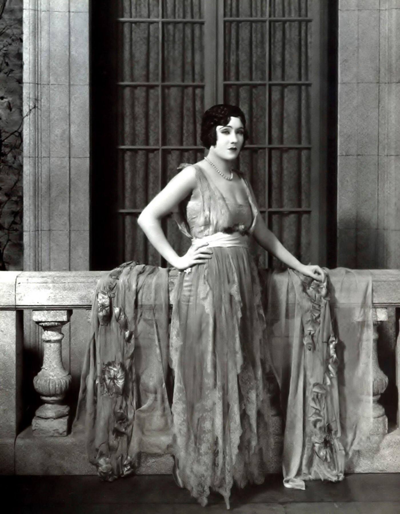 Actress Gloria Swanson In A Scene From The Movie &Amp;Quot;The Humming Bird.&Amp;Quot;