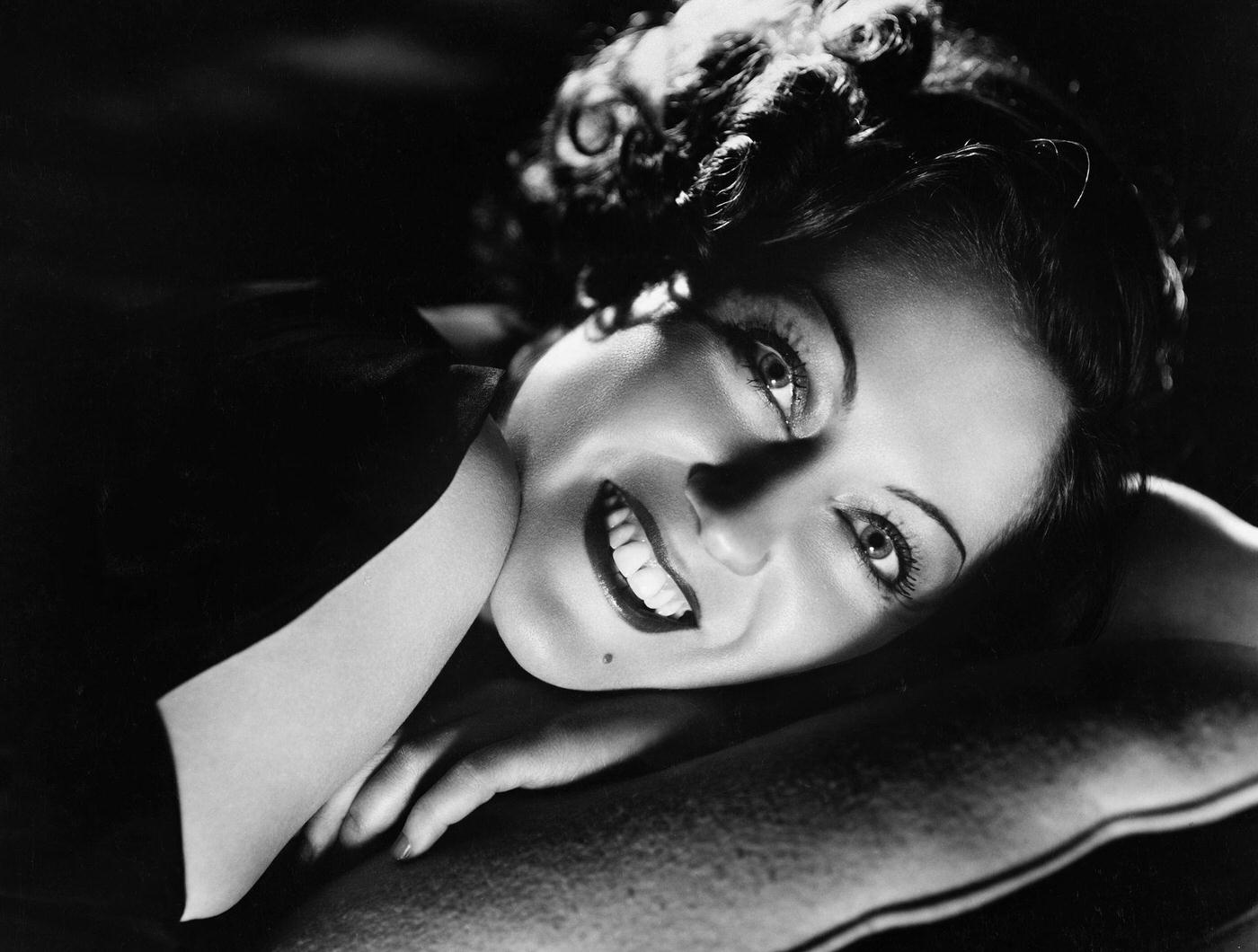 Actress Gloria Swanson.