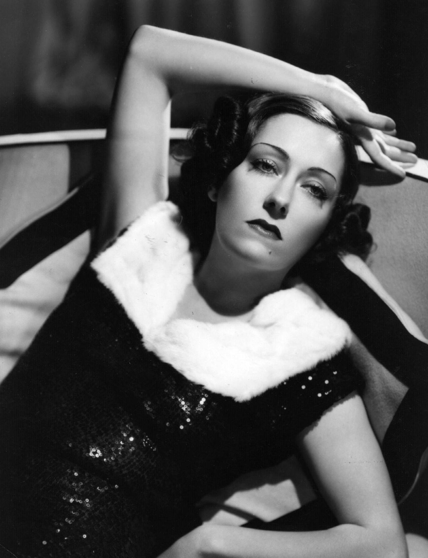 Gloria Swanson Epitomized Glamour During The 1920S.